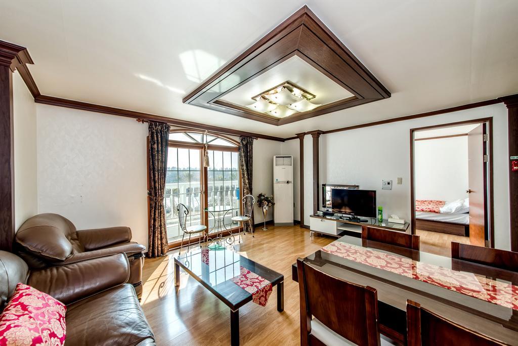Jeju Hue Pension Seogwipo Bagian luar foto
